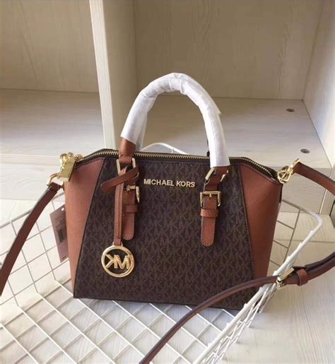 tasche ciara michael kors|Ciara Medium Signature Logo Messenger Bag .